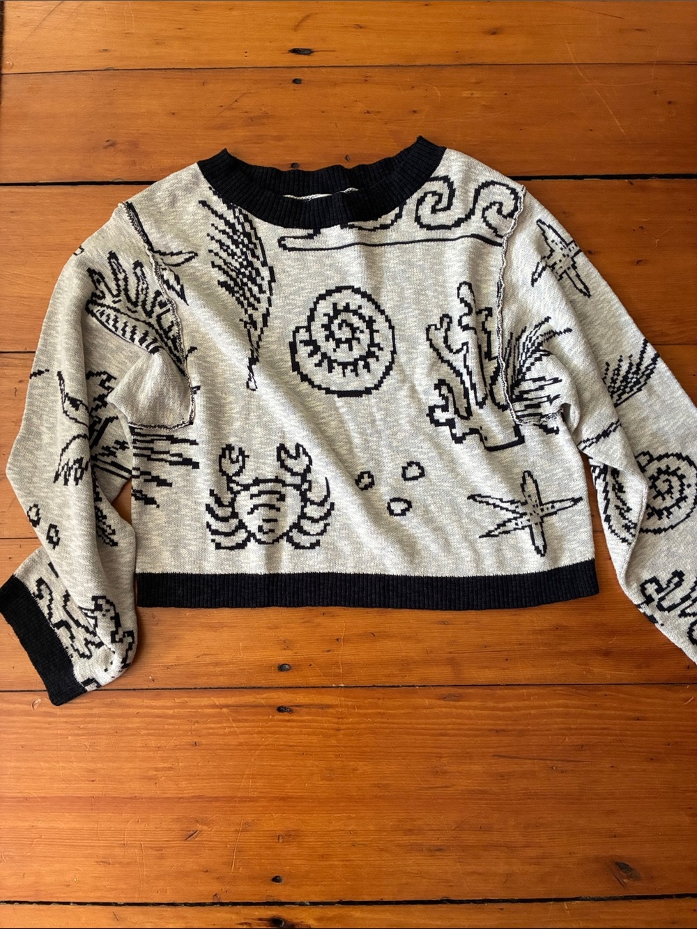 Promesa Black and Sand Knit Sweater